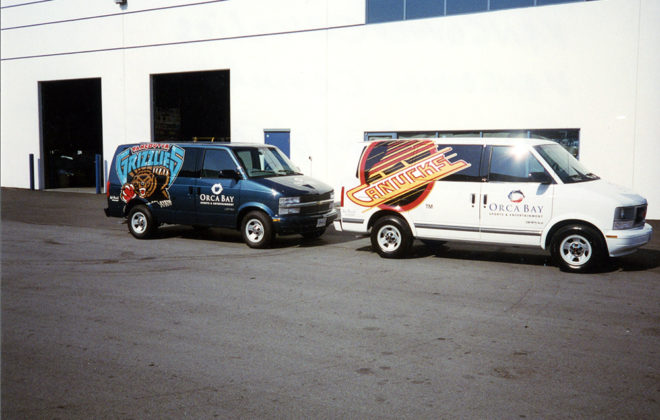 1996 Vancouver Grizzlies & Canucks Fleet Graphics